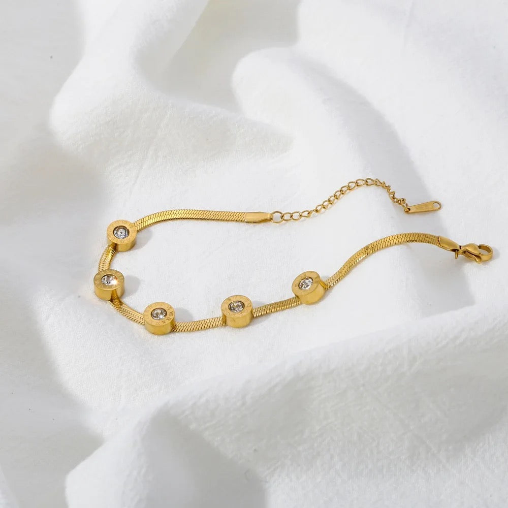 ✨Selene 18k Gold Crystal bracelet ✨