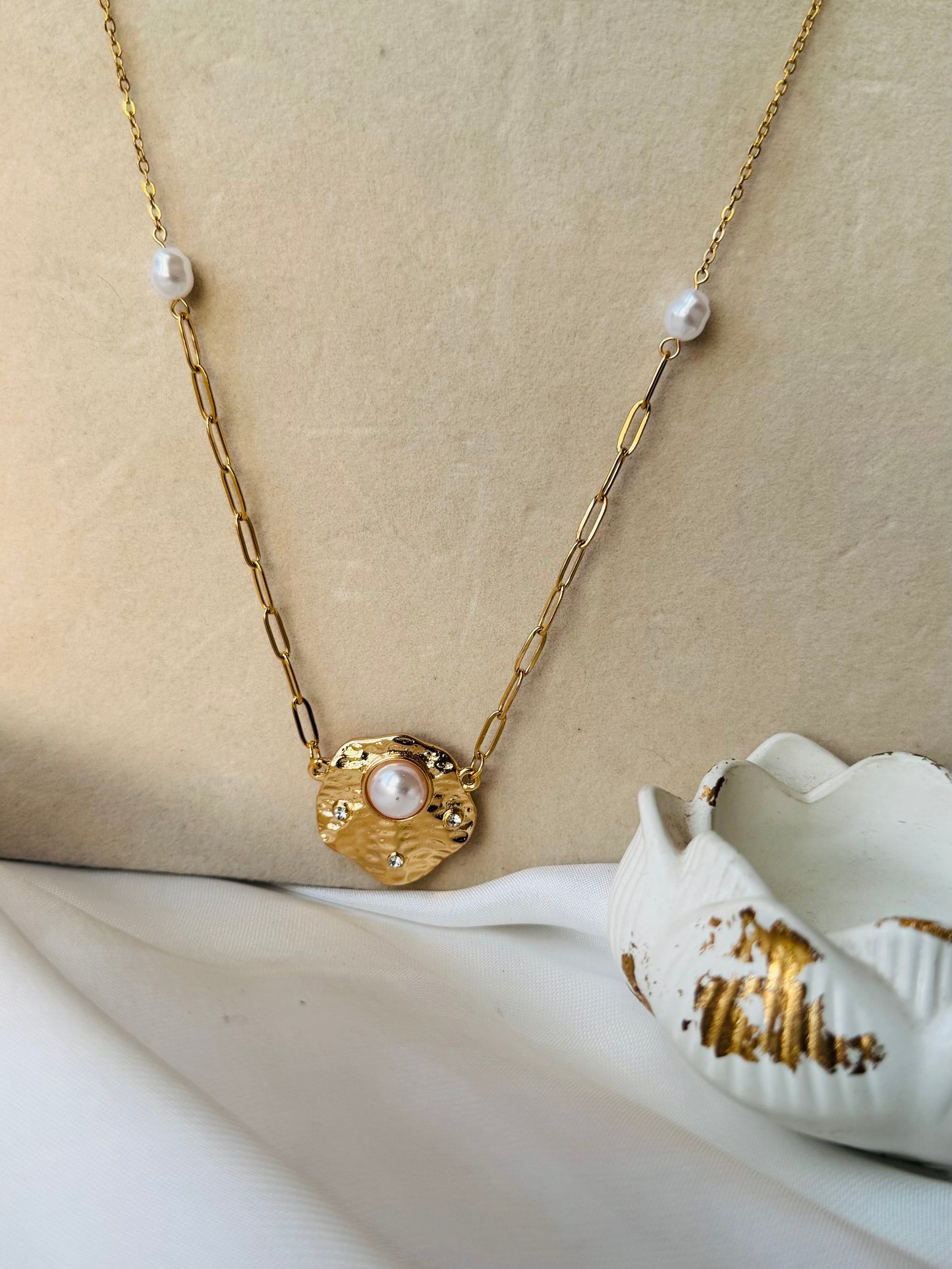 ✨Stainless steel Gold Pearl Sleek Pendant ✨