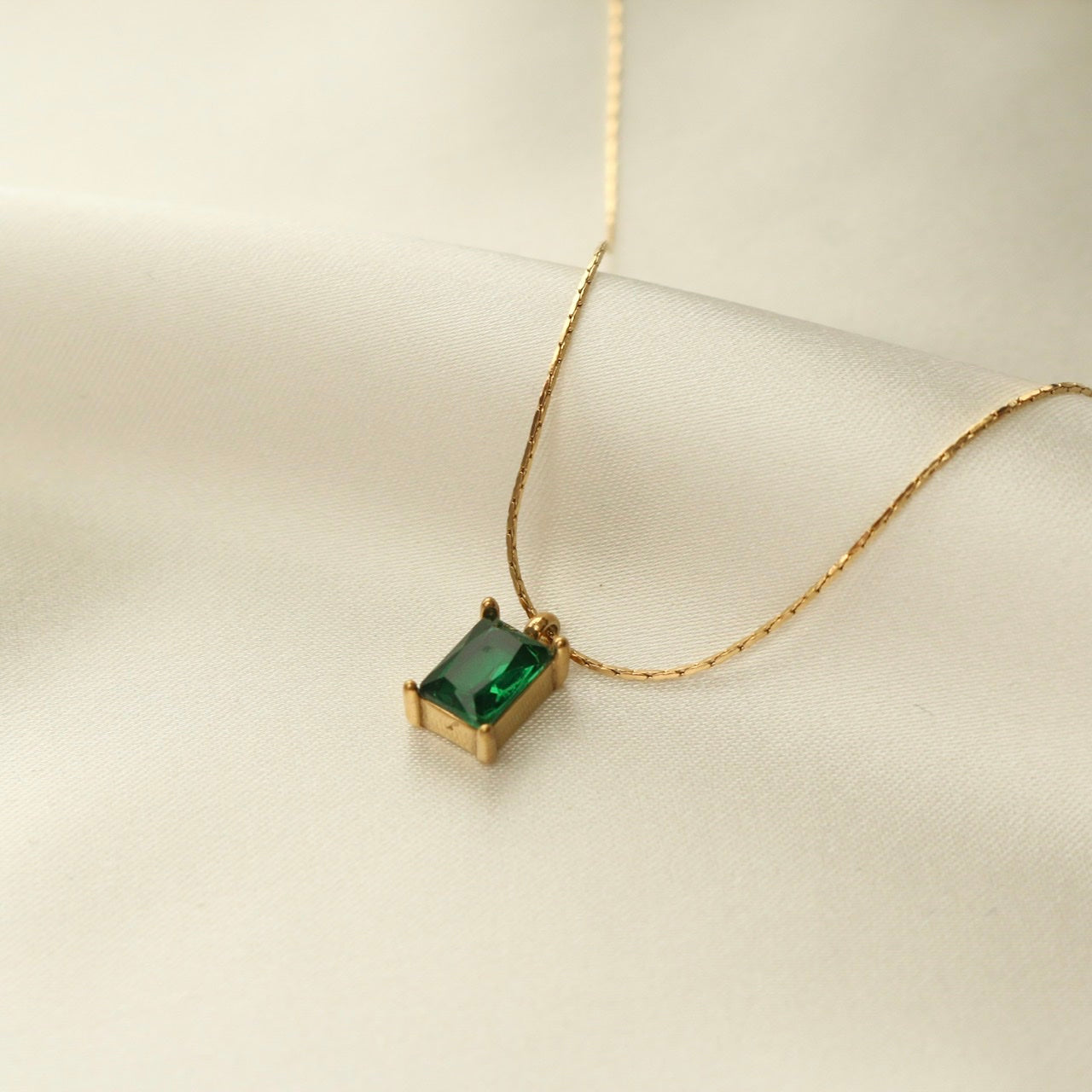 ✨Stainless steel Gold Emerald Zircon Pendant ✨