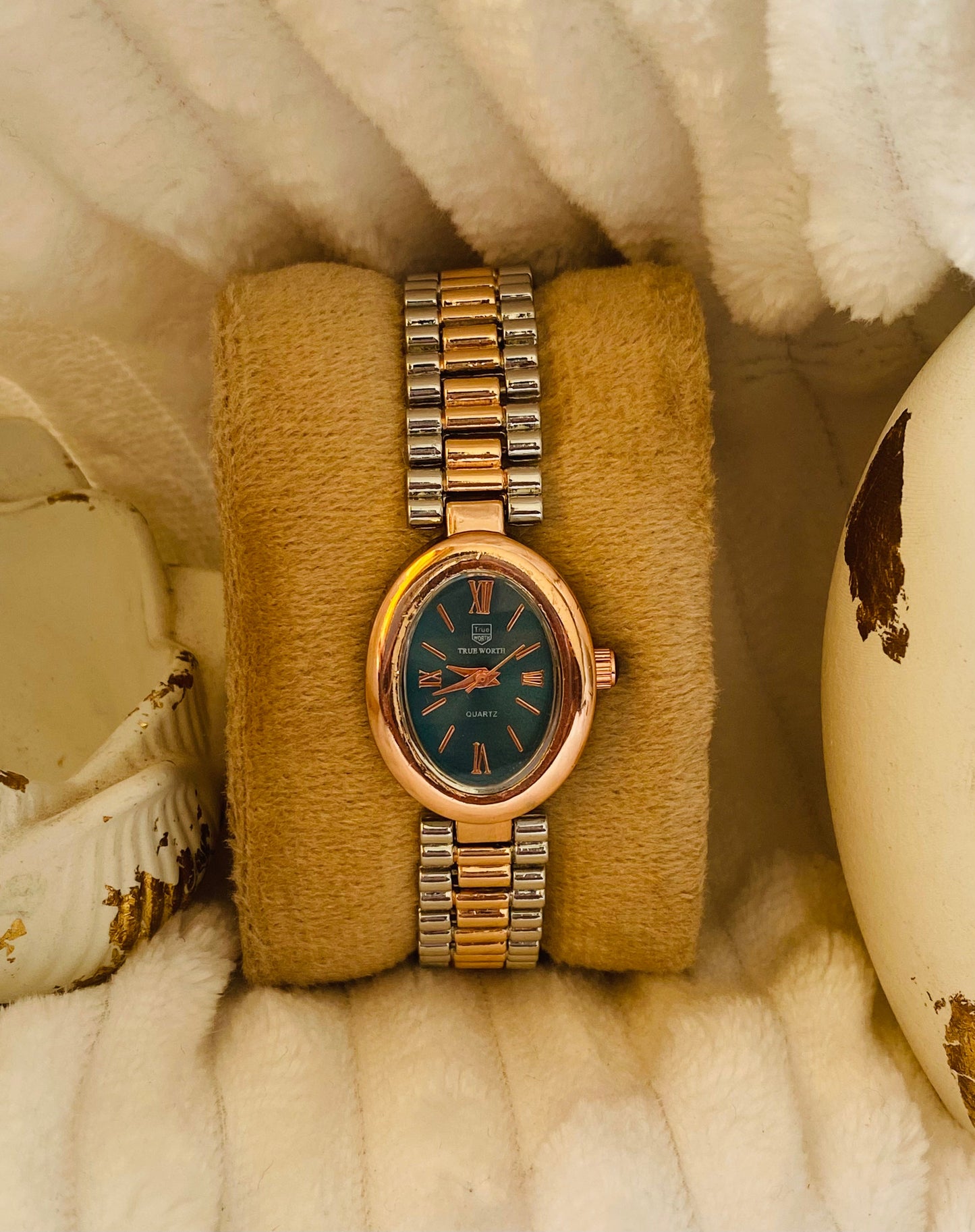 ✨Exquisite Emerald Dial RoseGoldxSilver Strap True Worth Watch ✨