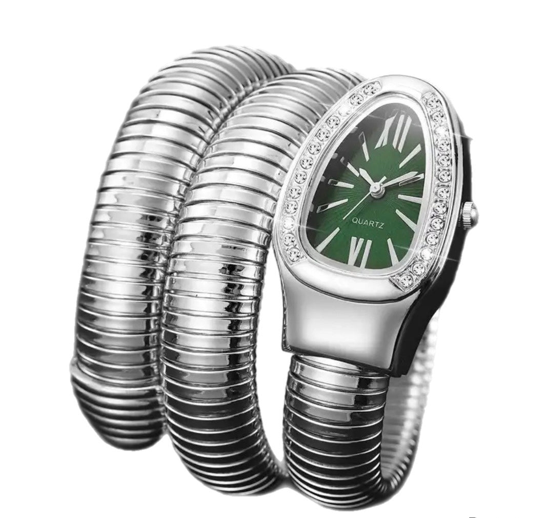 ✨Crystal studded Emerald dial serpenti snake Silver Bvlg watch✨