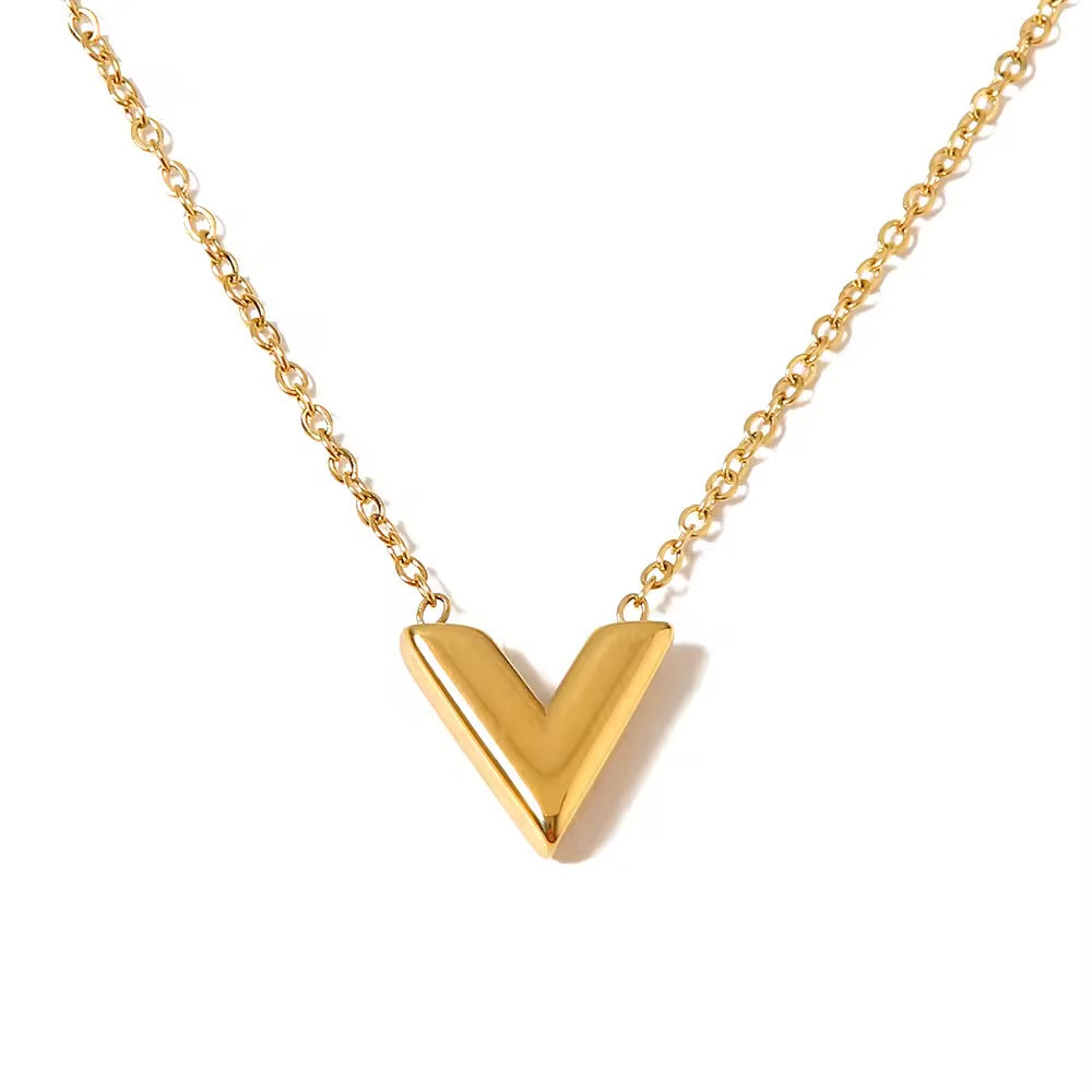 ✨Exclusive Stainless steel Gold Vertigo Chain Pendant ✨