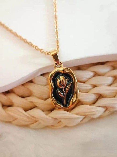 ✨Exquisite Stainless steel Black rose pendant ✨