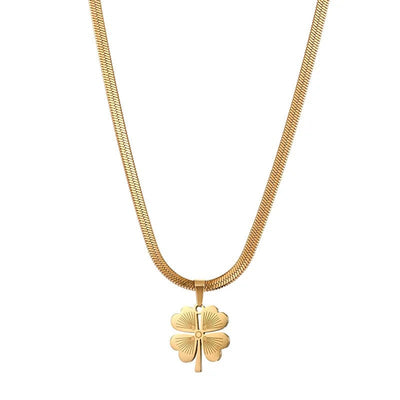 18k Gold Clovie Pendant along with a stainless steel Snake chain