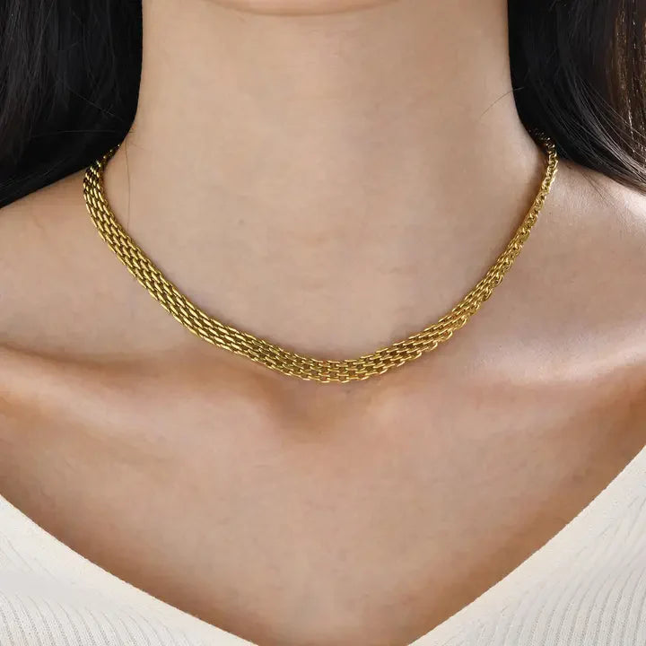 ✨Exquisite Stainless steel Gold Rovena Necklace ✨