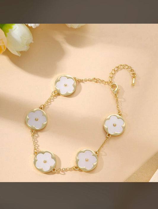 ✨Exquisite stainless steel Gold  Clovie Chain Bracelet ✨