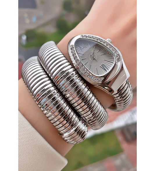 ✨Crystal studded SilverxSilver dial Bvlg serpenti snake  watch✨