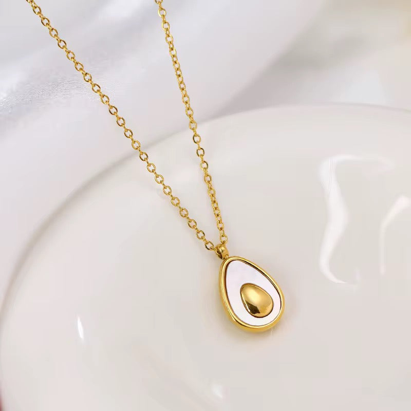 18k Gold Flake Pendant ✨