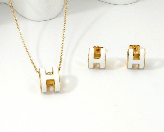 ✨White H enamel pendant Earrings Set ✨