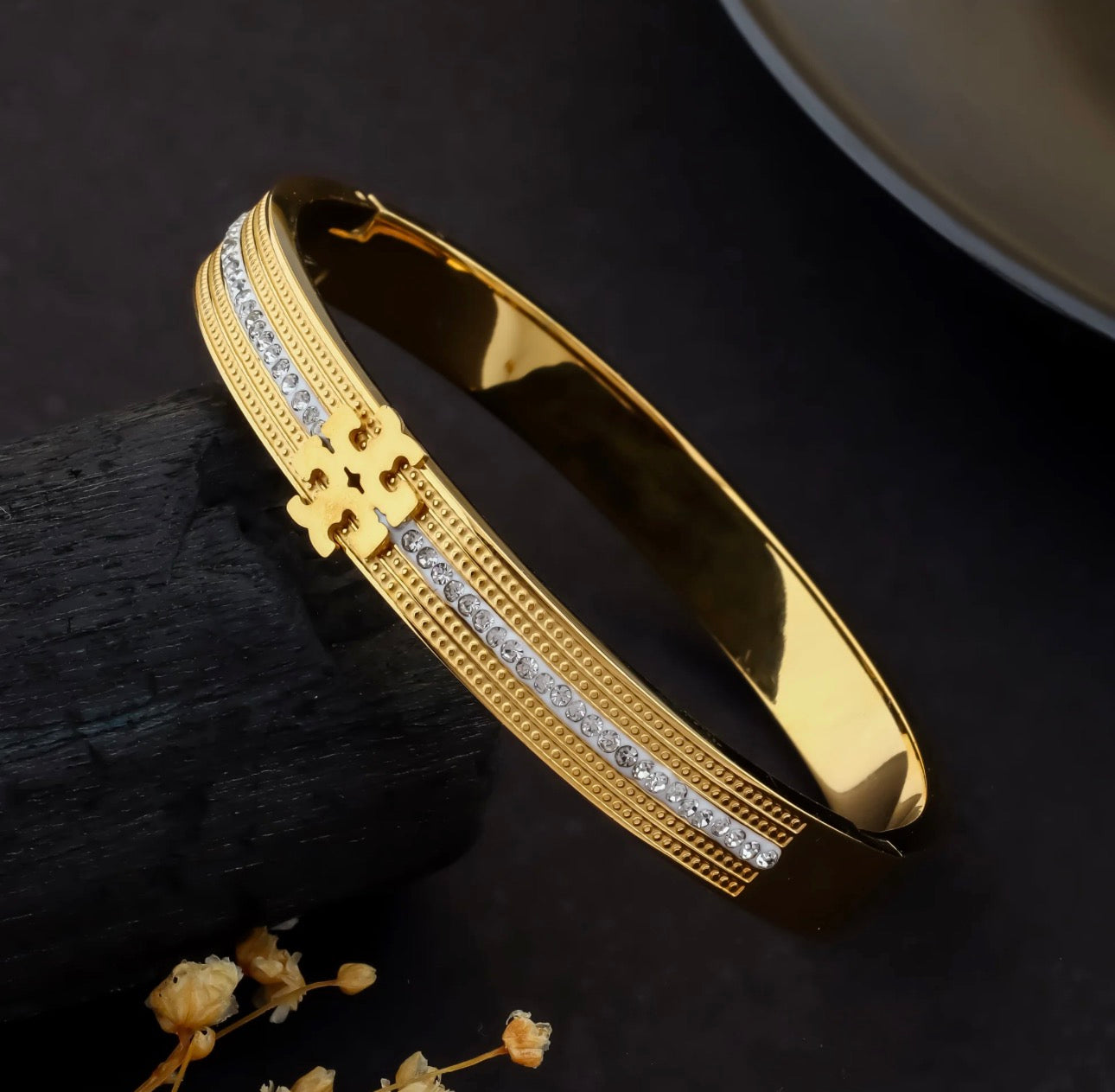 Exquisite Tory b Crystal Ribbed Bracelet