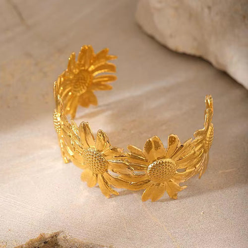 ✨Stainless steel Gold Chunky Floral Adjustable Cuff Bracelet ✨