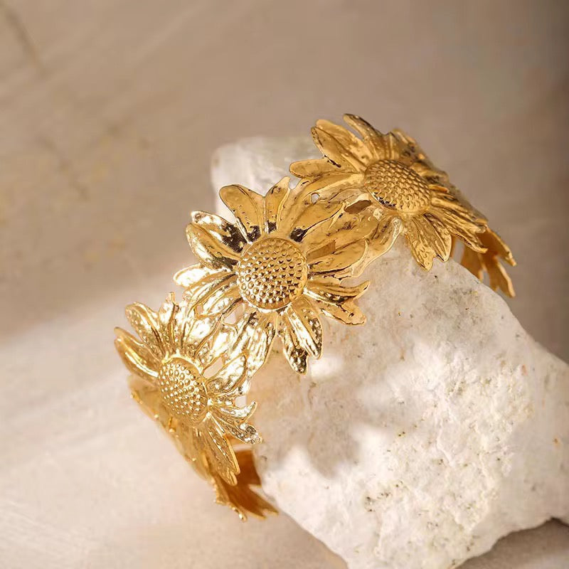 ✨Stainless steel Gold Chunky Floral Adjustable Cuff Bracelet ✨