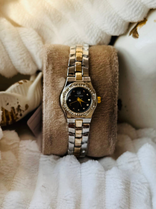 ✨Exclusive Zirconia SilverXGold Black Dial Crystal Studded True worth watch ✨