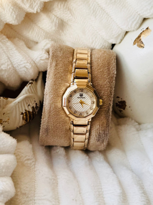 ✨Exclusive Gold White Dial Classic True worth watch ✨