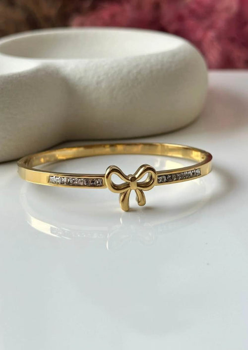 ✨Stainless steel Exquisite Gold Bow Diamanté Cuff Bracelet ✨