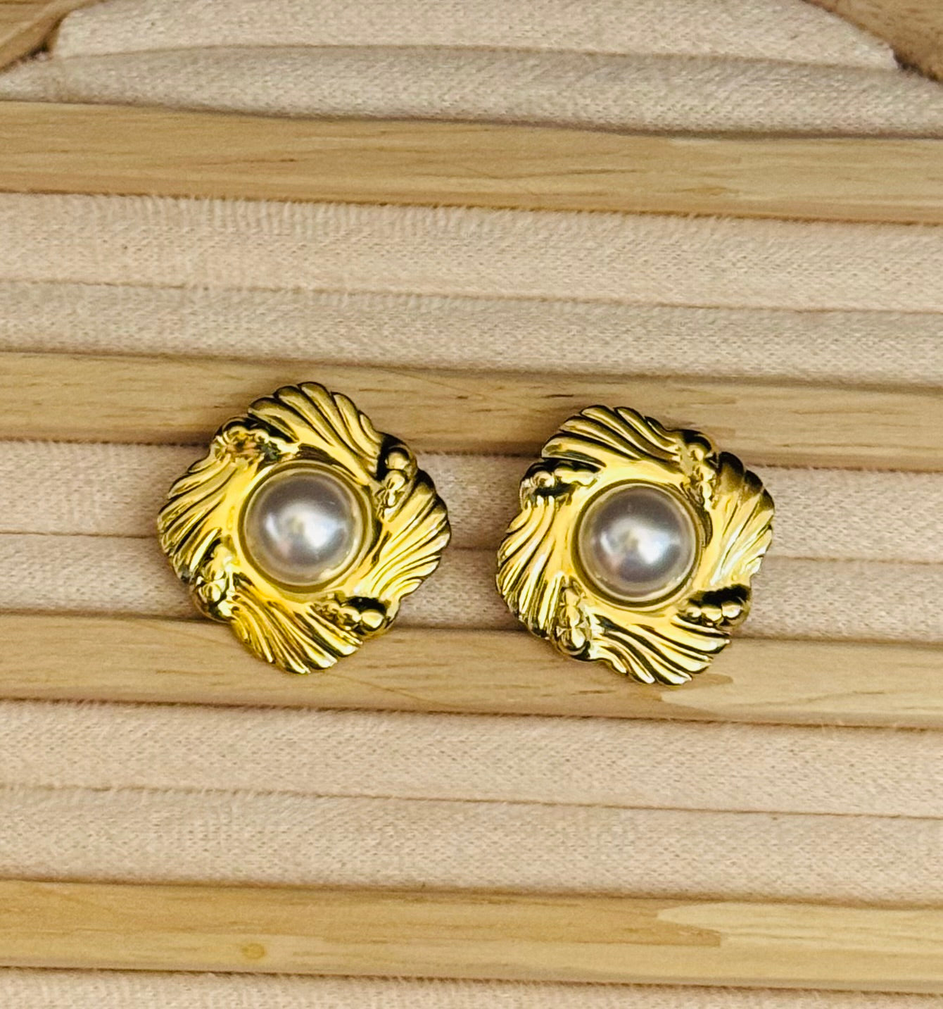 ✨Stainless steel Gold Pearl Earrings ✨