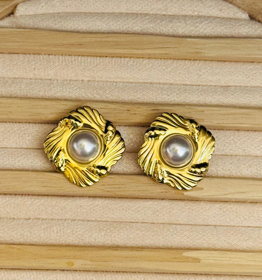 ✨Stainless steel Gold Pearl Earrings ✨