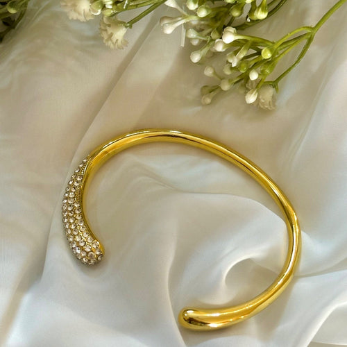 ✨Stainless steel Zircon Studded Gold Cuff Bracelet ✨